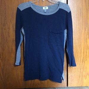 3/4 length sleeve tee.